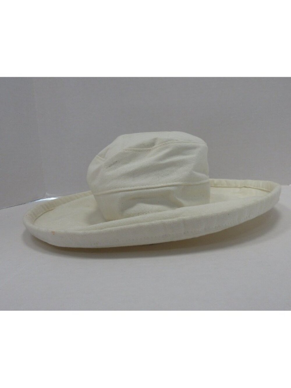 Wallaroo Hat Cap One Size Bucket Sun Wide Brim Canvas Summer Beach